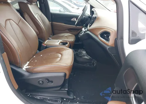 2018 Chrysler Pacifica Limited z USA, uszkodzony, nr VIN 2C4RC1GG4JR186396